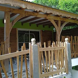 Zaboka Delair Sainte-Anne (Grande-Terre)